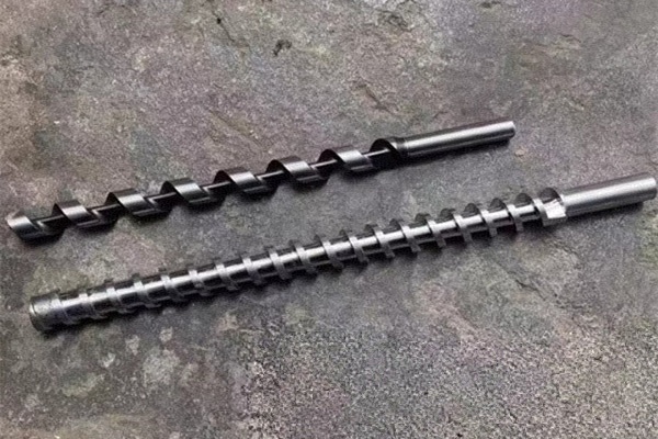 小型橡膠擠出機(jī)螺桿實(shí)拍圖